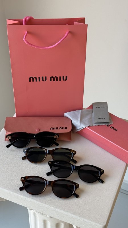نظارة MIU MIU / فل بكج علبة وكيس