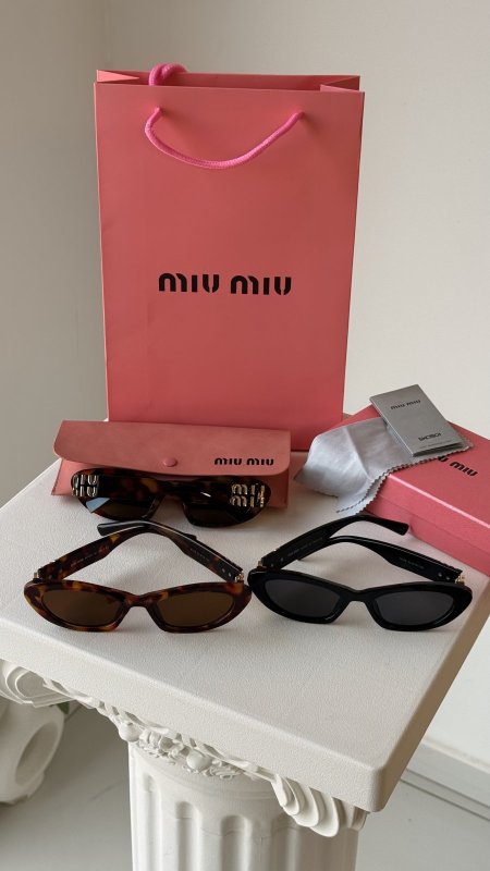 نظارة MIU MIU / فل بكج علبة وكيس