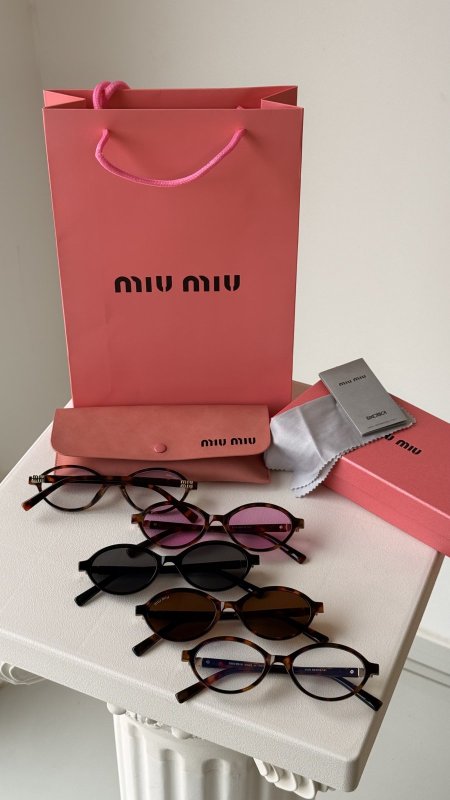 نظارة MIU MIU / فل بكج علبة وكيس