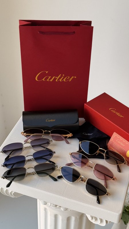 نظارة CARTIER / فل بكج علبة وكيس