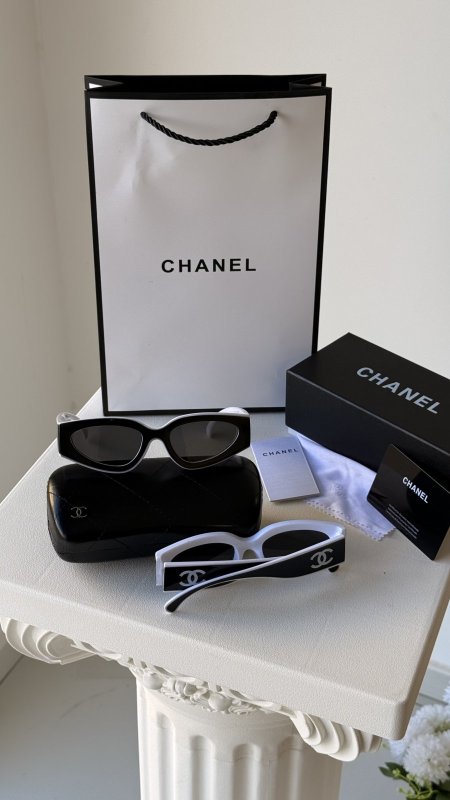 نظارة CHANEL / فل بكج علبة وكيس