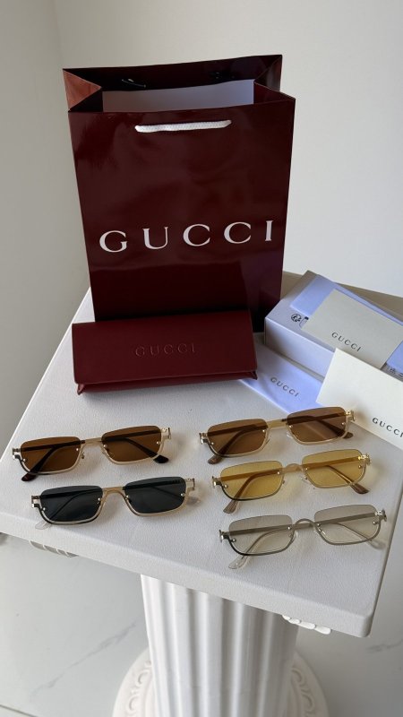 نظارة GUCCI / فل بكج علبة وكيس