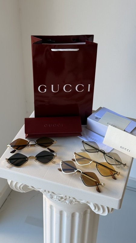 نظارة GUCCI / فل بكج علبة وكيس