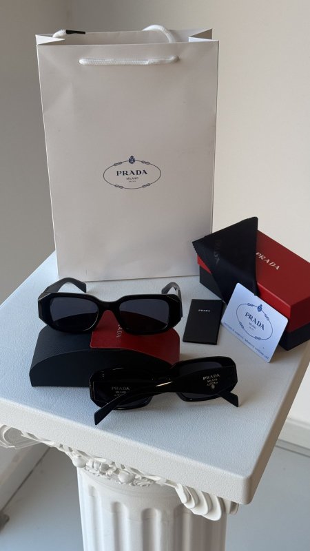 نظارة PRADA / فل بكج علبة وكيس