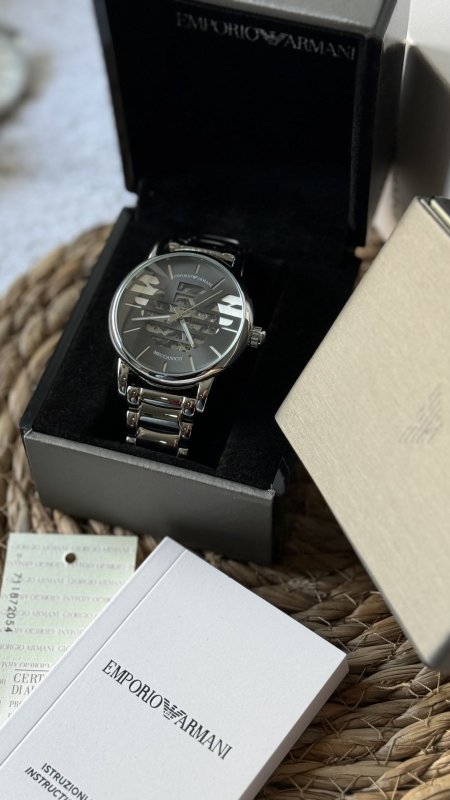 فضي داخلية أسود