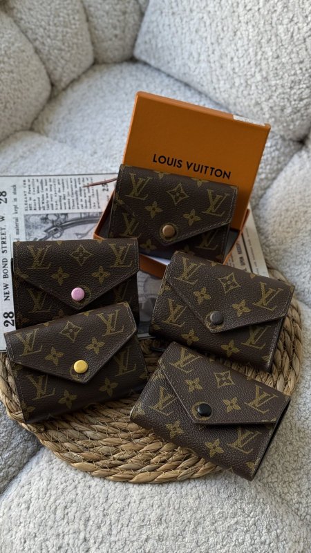 جزدان - Louis Vuitton صغير / شامل علبة