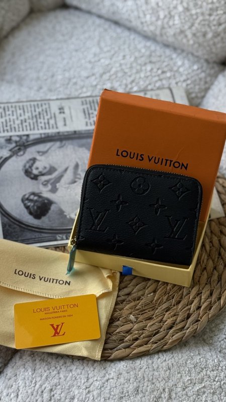 شعار اسود حفر