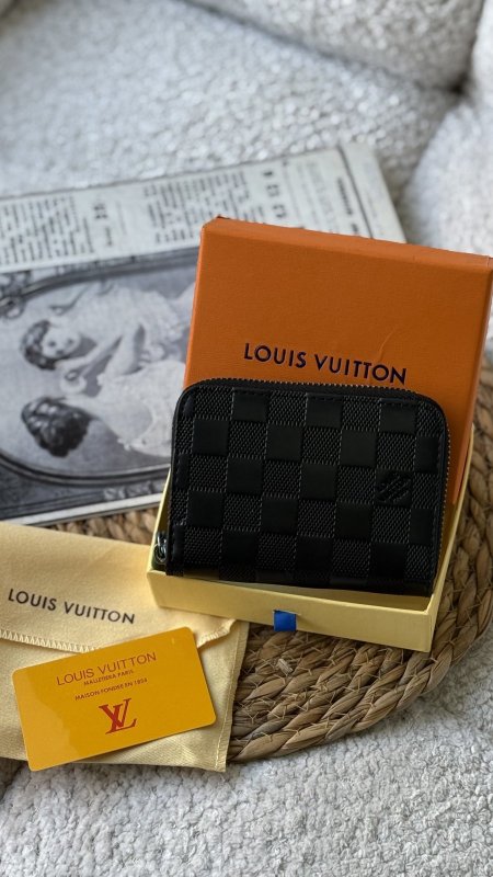 مربعات اسود حفر