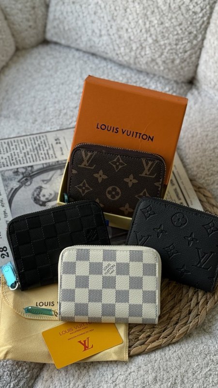 جزدان - LV Small zip around / شامل علبة