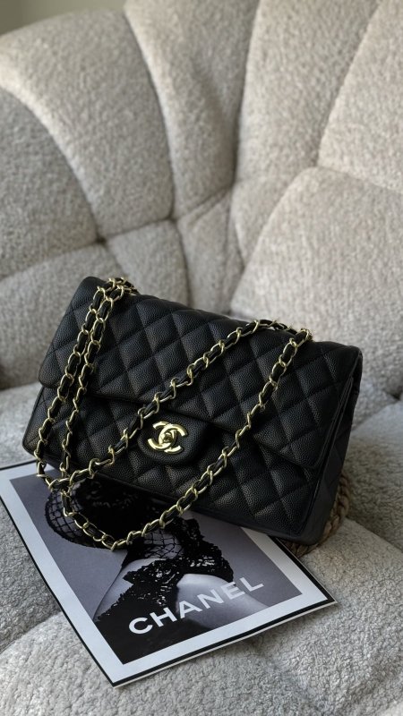 أسود شعار ذهبي